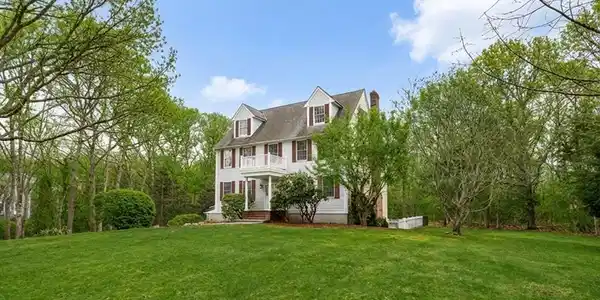 8 Smithfield Place