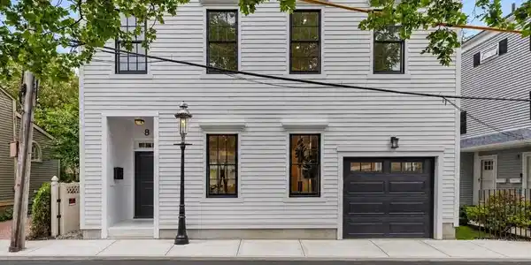8 Lawrence St