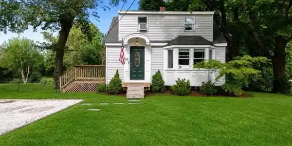 16 Pleasant St