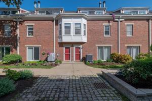152 Quincy Shore Dr
