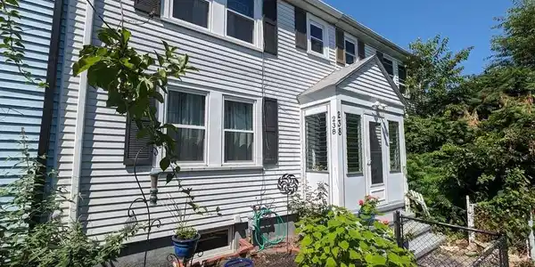 238 Quincy Shore Dr