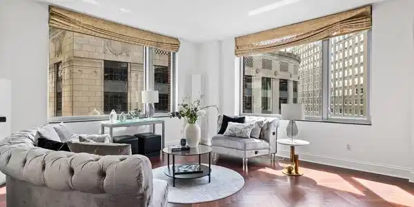 1 Charles St S