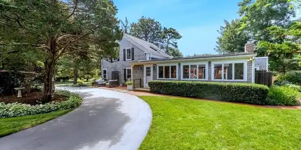 371 Davisville