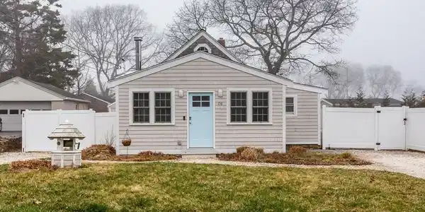 156 Ebony St