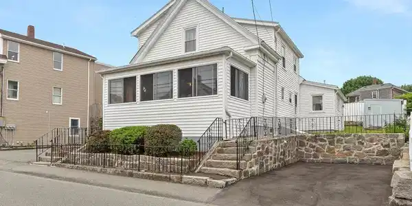 20 Friend St