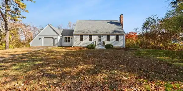 10 Stonefield Dr