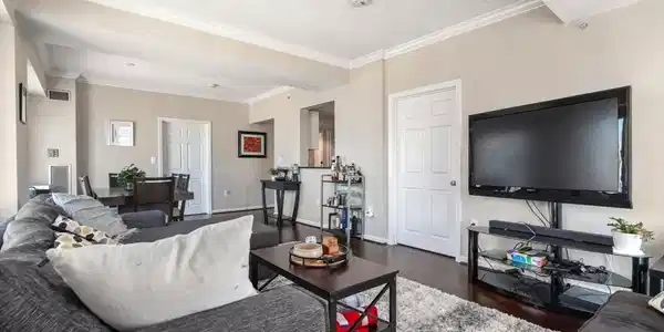 1 Nassau Street