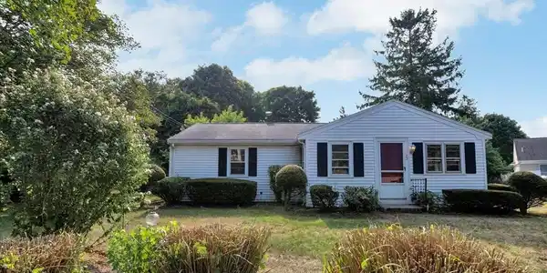 17 Homestead Ln