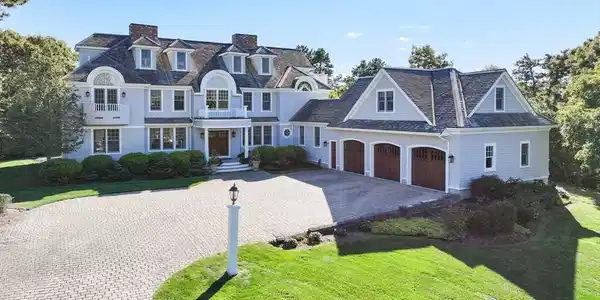 86 Highwood Ln