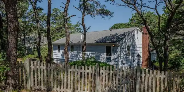 50 Massasoit Rd