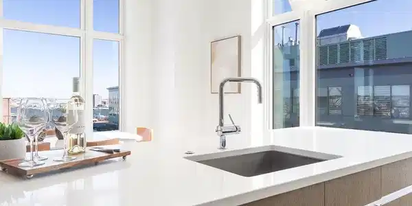 100 Lovejoy Wharf