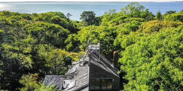 26 Chappaquiddick Ave