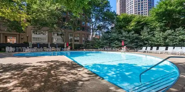 65 E India Row