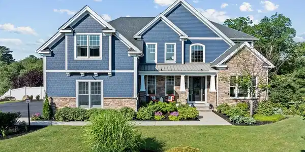 44 Hemlock Way