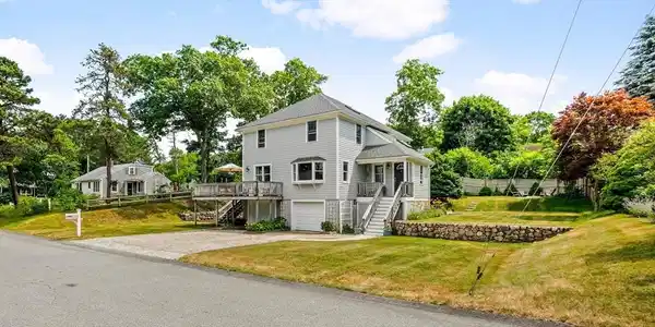 37 Berkeley Dr