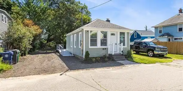 90 Huron Street