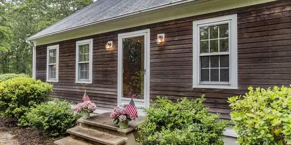 8 Pleasant Bay Court