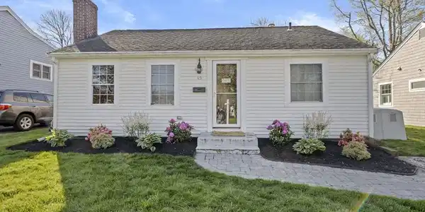 49 Hawley Rd