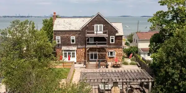 21 Babcock St