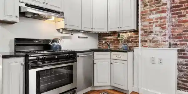 11 Phillips St