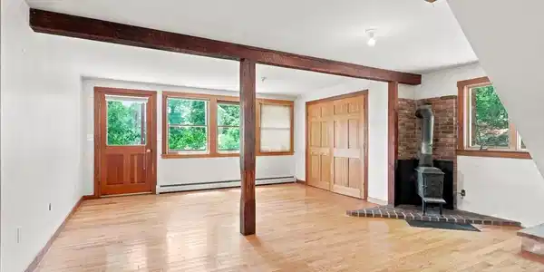 62 Bennett St S