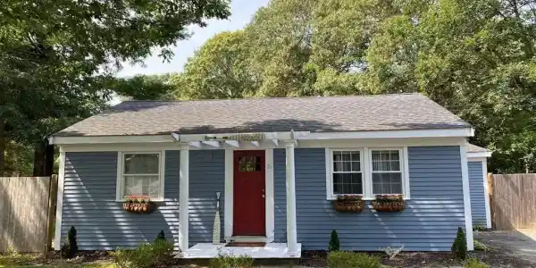 21 Mashpee Neck Rd