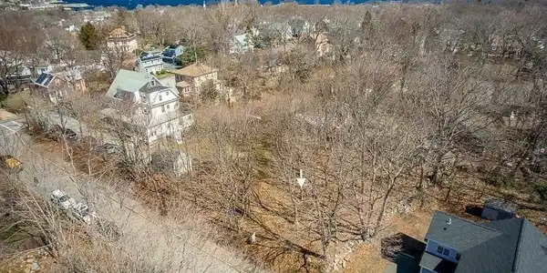 1 A Kitefield Rd