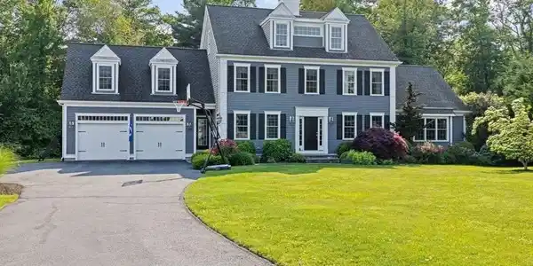 10 Evangeline Dr
