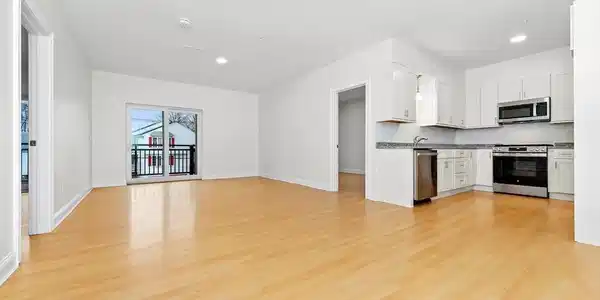 10 Franklin Ave