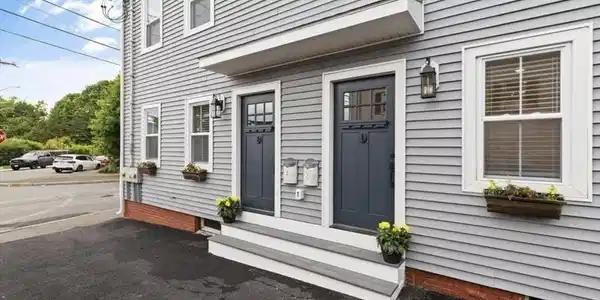 17 Webb St