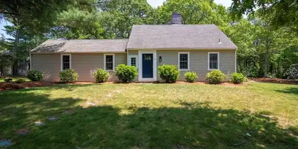 40 Halyard Ln