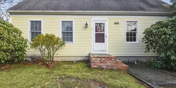 2 Candlewood Drive
