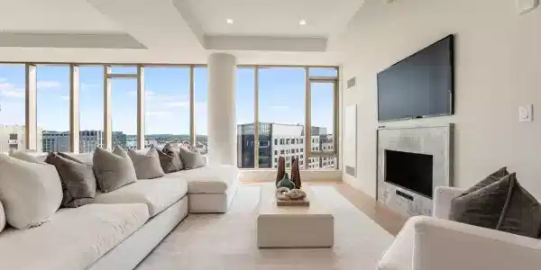 135 Seaport Blvd