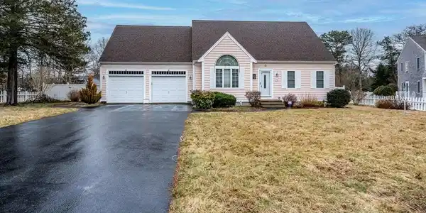 14 Bailey Dr