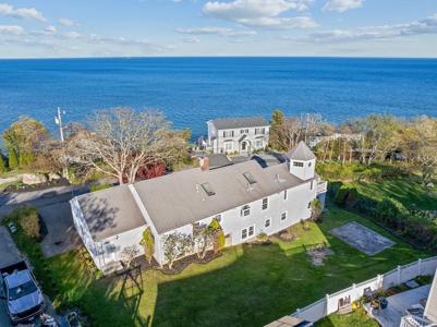 51 Shore Dr