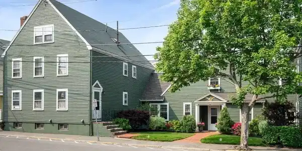 8 Franklin St