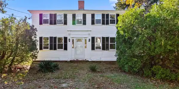 24 Shore Rd