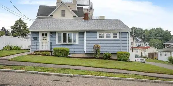 12 Border St