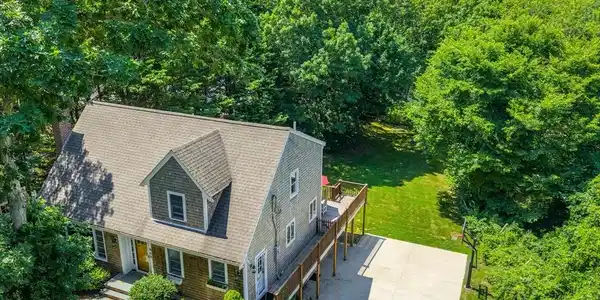 908 W Falmouth Hwy