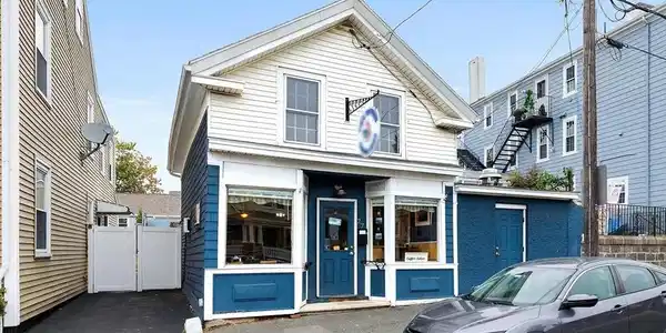 27 Washington Street