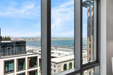 135 Seaport Blvd