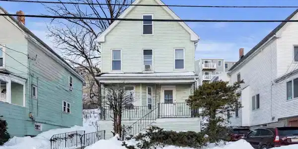 79 Endicott Ave