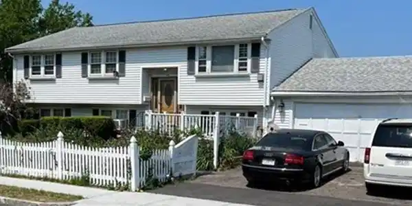 42 Essex St