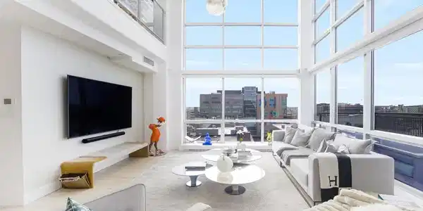 25 Channel Center St