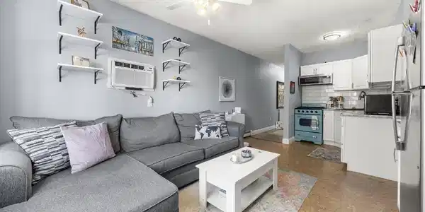 151 W 6th St