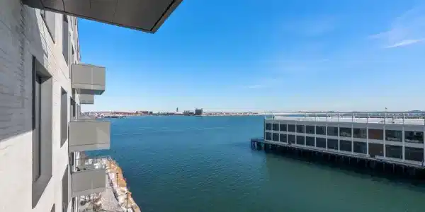 300 Pier 4 Blvd