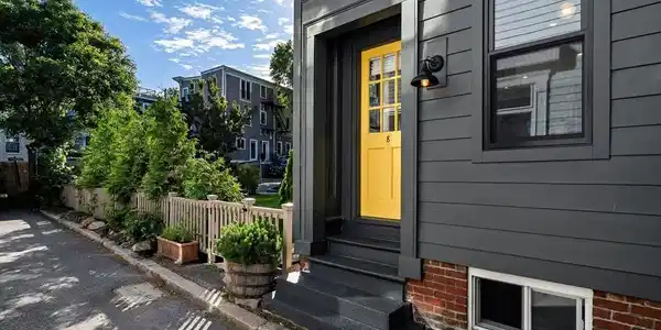 8 Bolton Pl