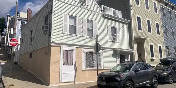 15 Russell St