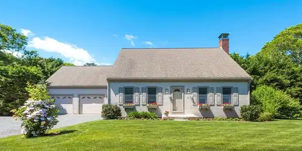 44 Bay Rd