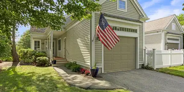 9 Hollyhock Knoll Ct